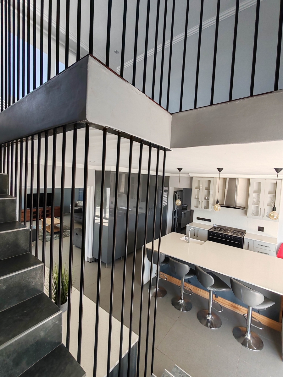 7 Bedroom Property for Sale in Perlemoenbaai Western Cape